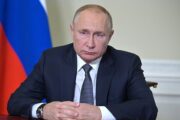 Путин объявил нерабочими дни с 30 октября по 7 ноября