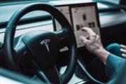 Tesla нашла способ сделать электромобили дешевле: Бизнес: Экономика: Lenta.ru